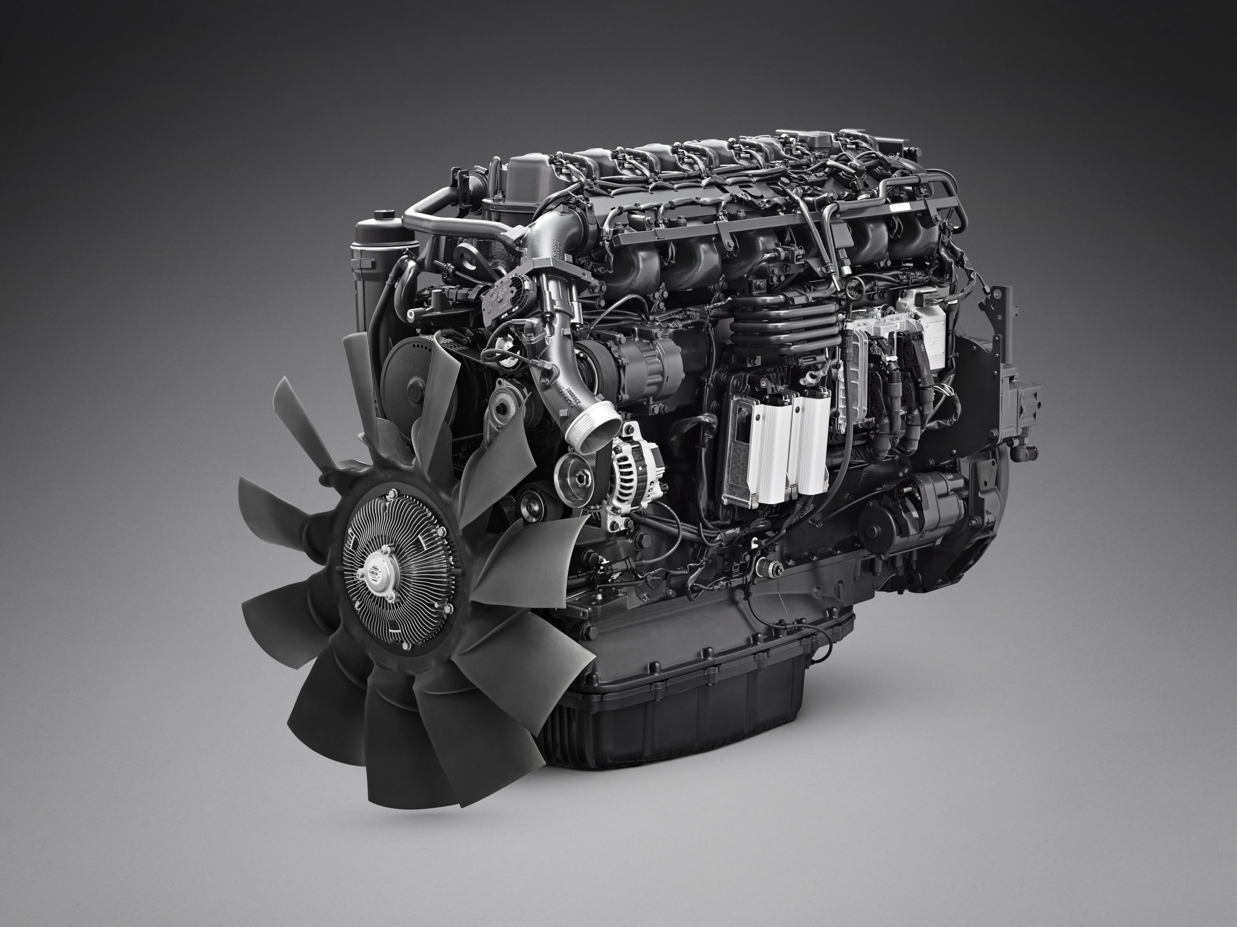 Газ в двигателях внутреннего сгорания. Скания 13 цилиндровый двигатель. Scania dc13. Двигатель Скания 6 цилиндровый. Газовый двигатель man e3262 le202.