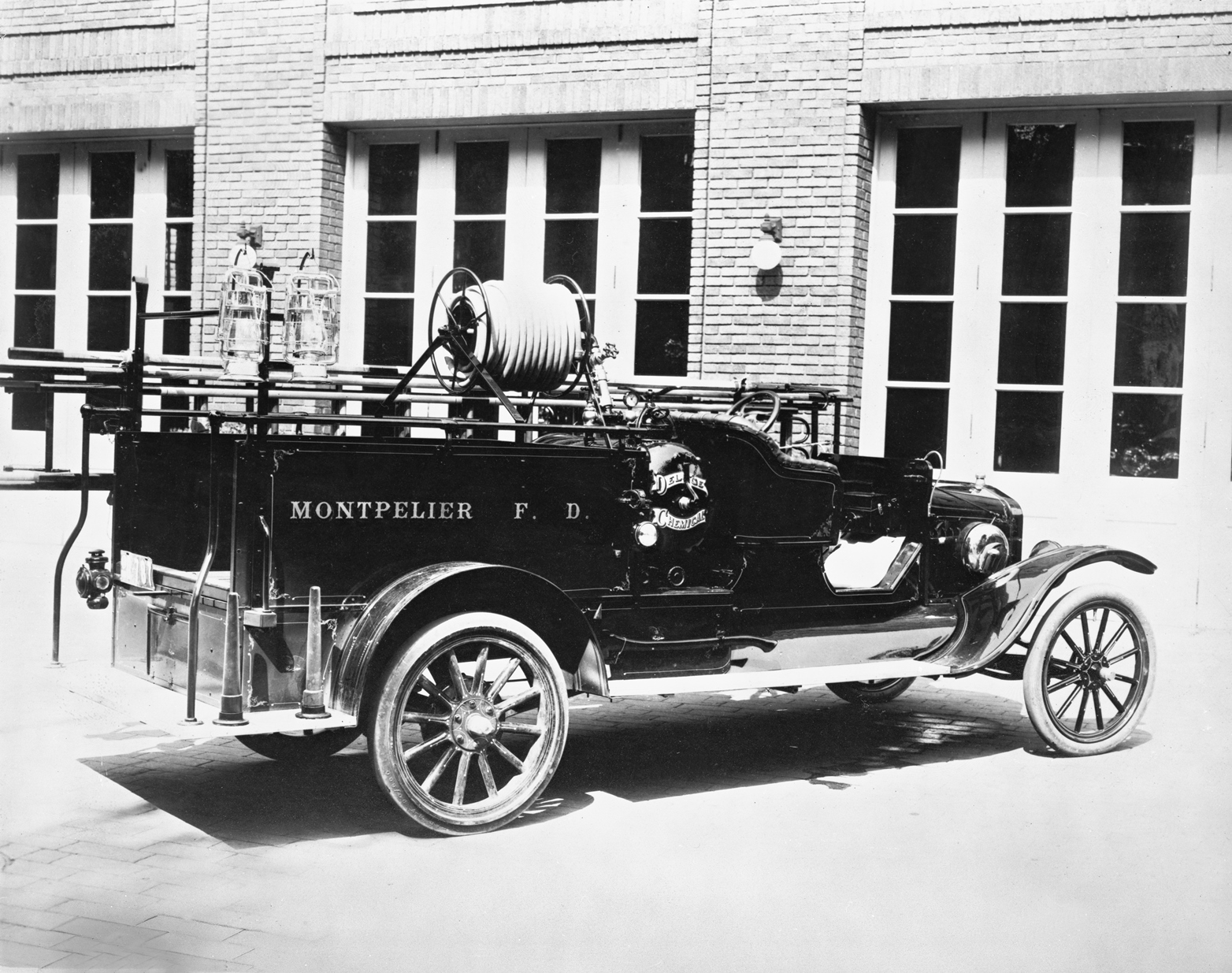 1919_ford_model_tt_one-ton_fire_truck_neg_99141