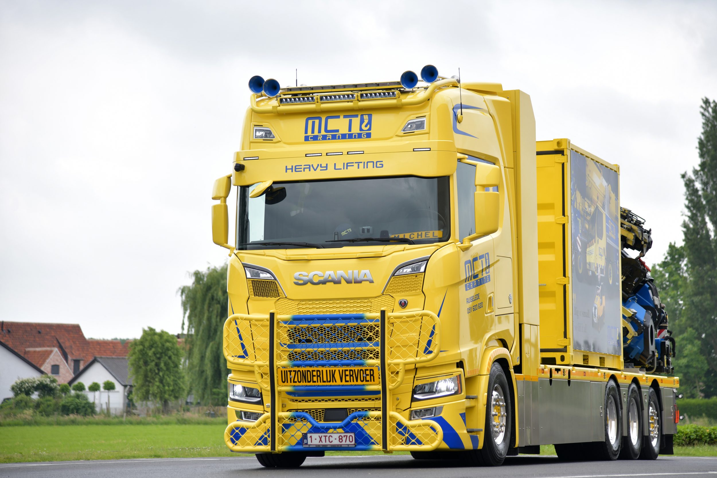 Le camion-grue de Michel De Smet est le plus beau Scania de Belgique -  Transportmedia