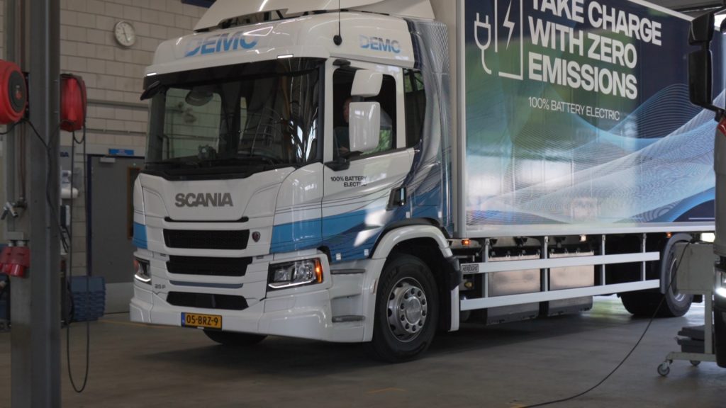 thumbnail for Scania ‘elektrificeert’ ook eigen netwerk